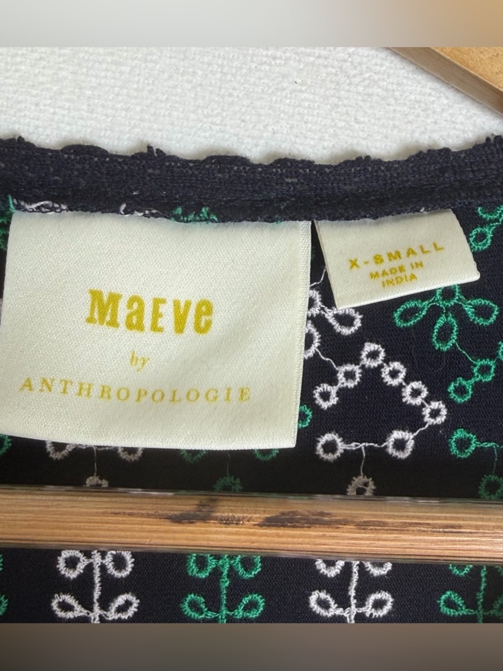 Maeve Anthropologie Women’s Embroidered Boho Peplum Top Navy Cottage Sz XS - Picture 5 of 7